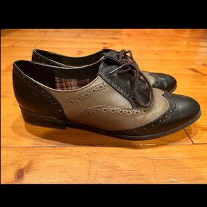 Etienne Aigner Oxford - Lace Up - Green and Black - Size 8.5